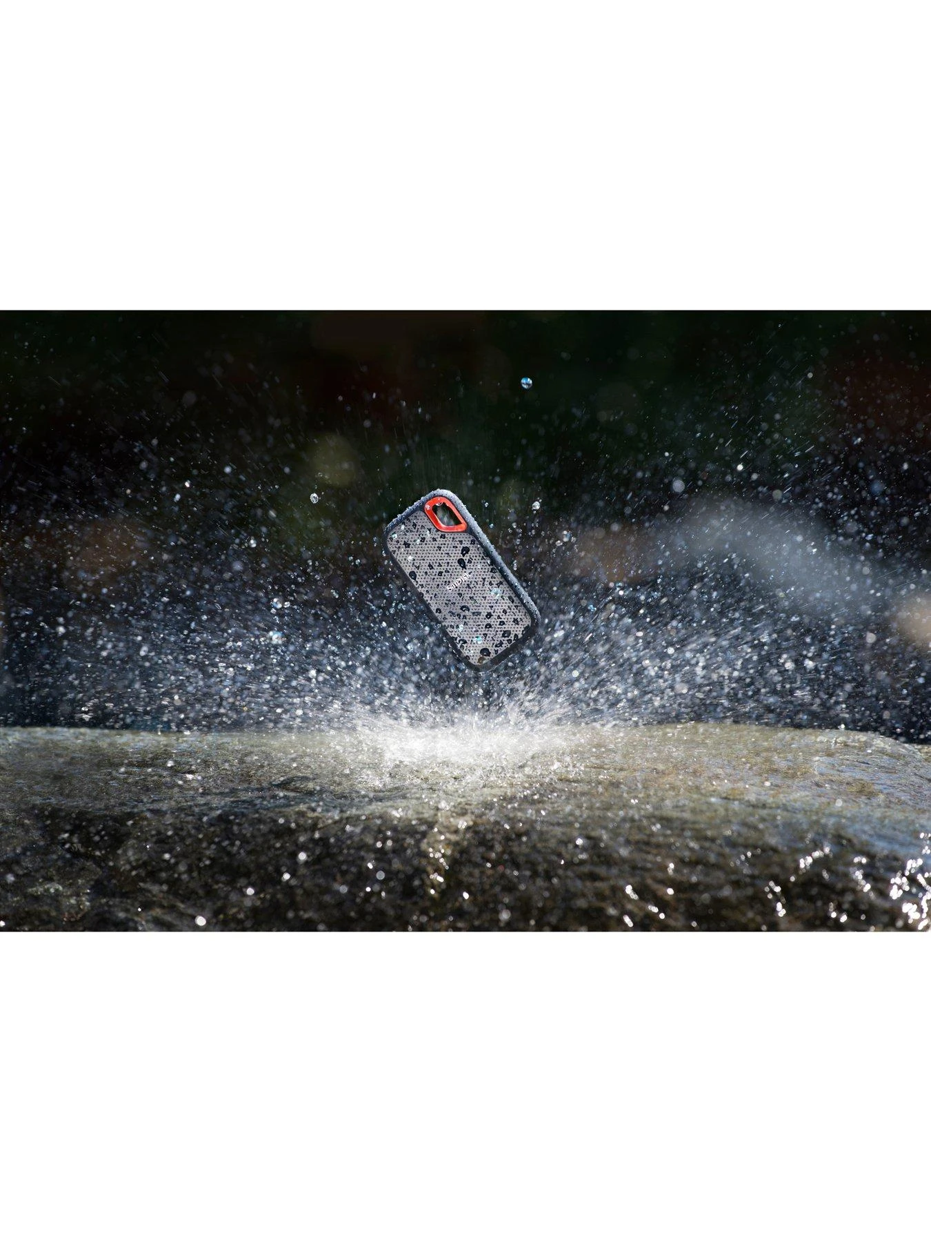 SanDisk Extreme 2TB Portable SSD 7 SanDisk Extreme 2TB Portable SSD - Image 5